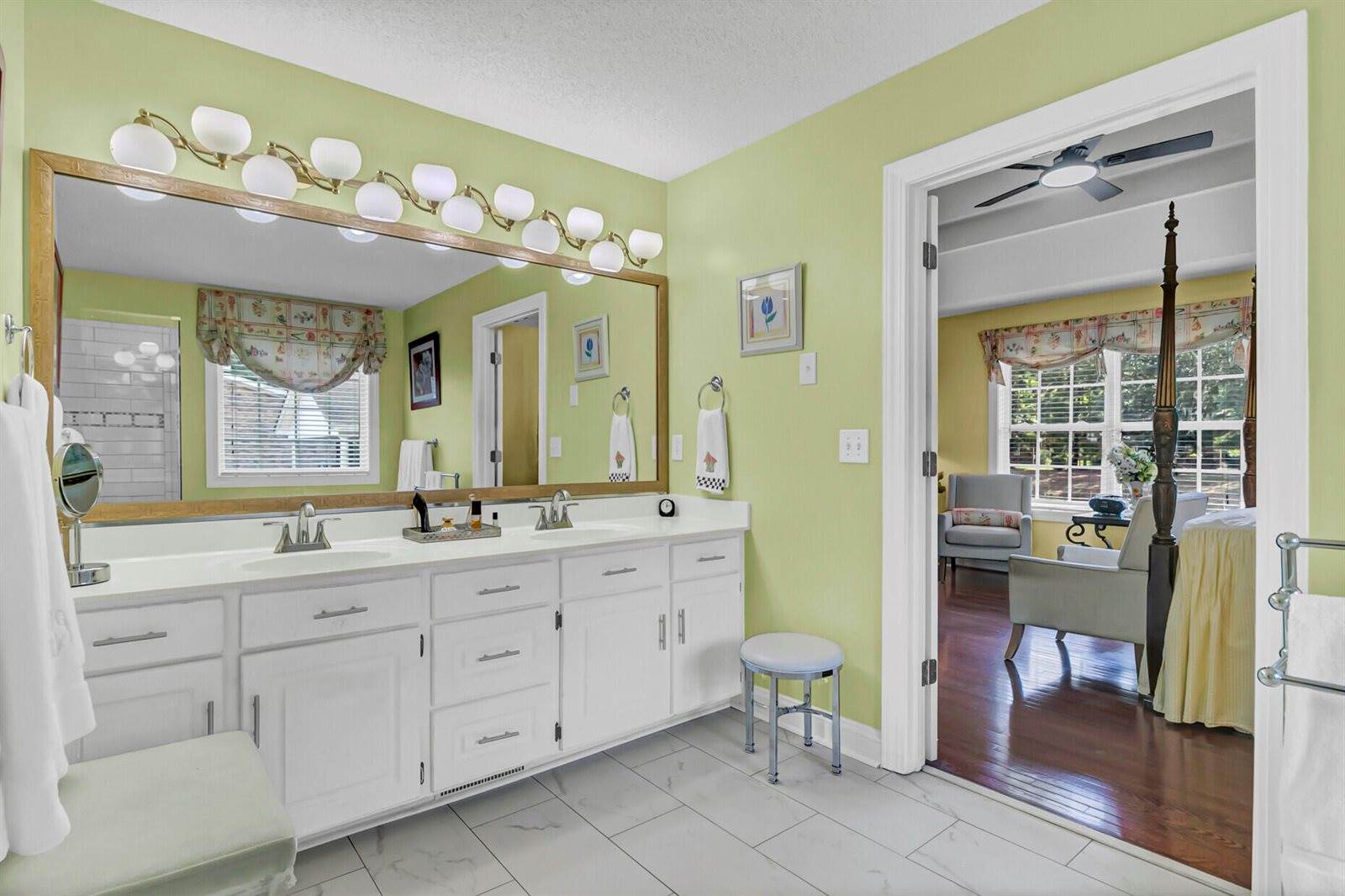 5472 Clearview Drive, North Charleston, SC 29420
