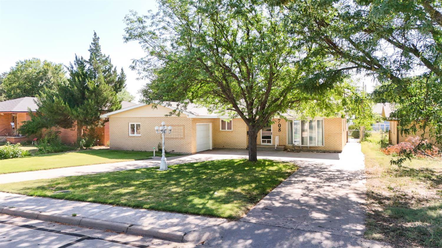 708 North Durham, Ulysses, KS 67880
