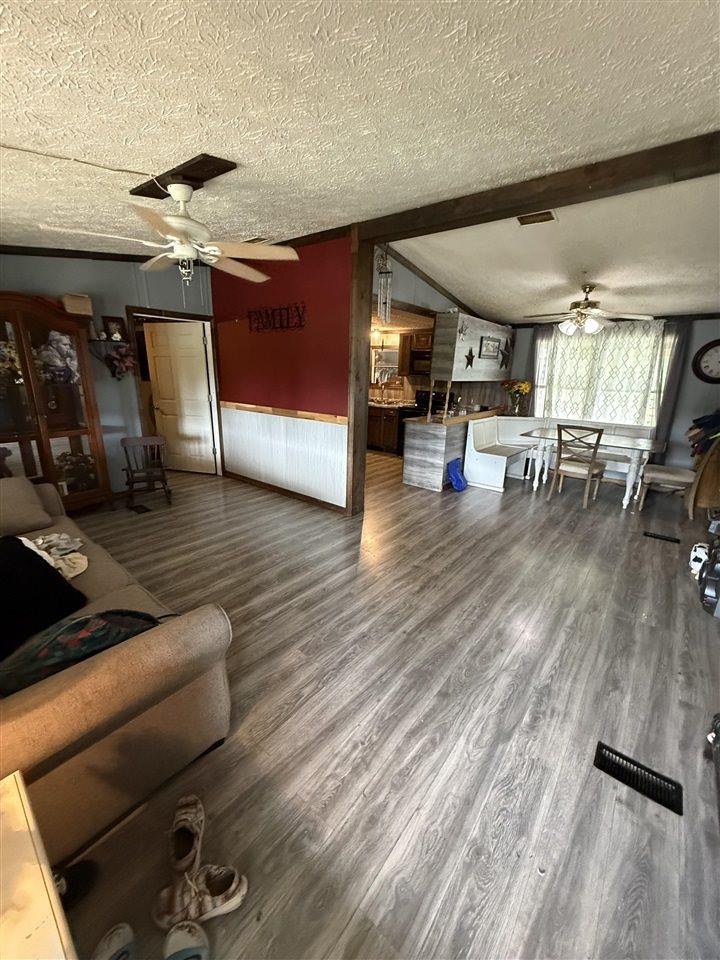 91 Shuler Rd, Clay City, KY 40312