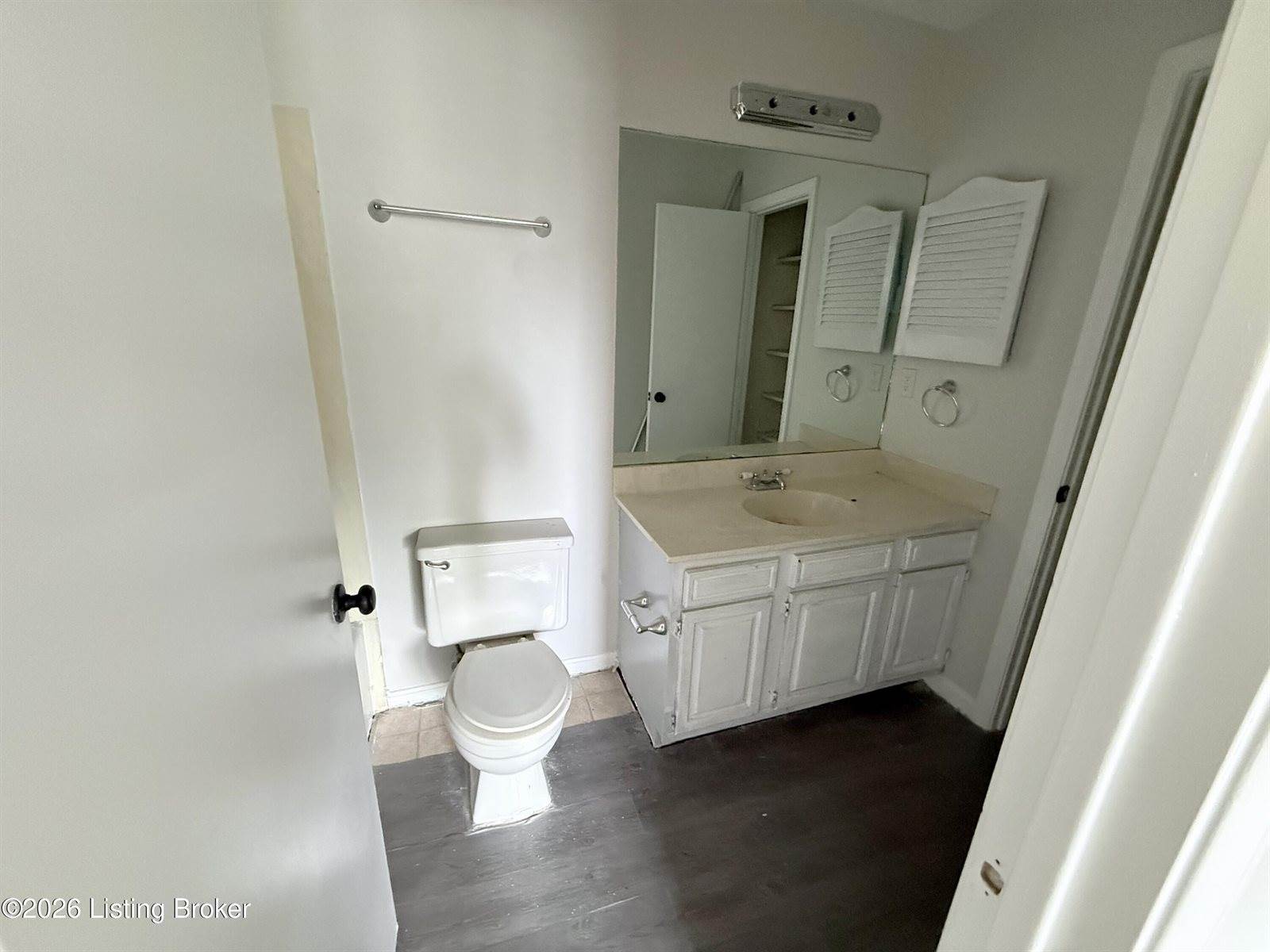 8606 Birch Ct, Briarwood, KY 40242