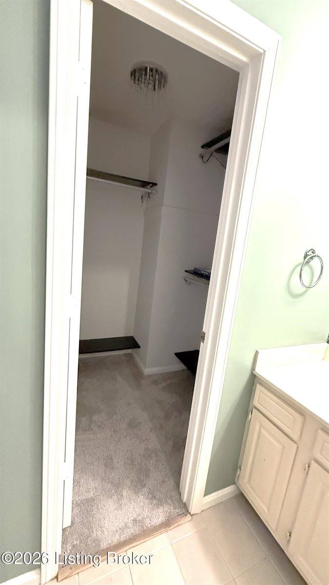 8606 Birch Ct, Briarwood, KY 40242