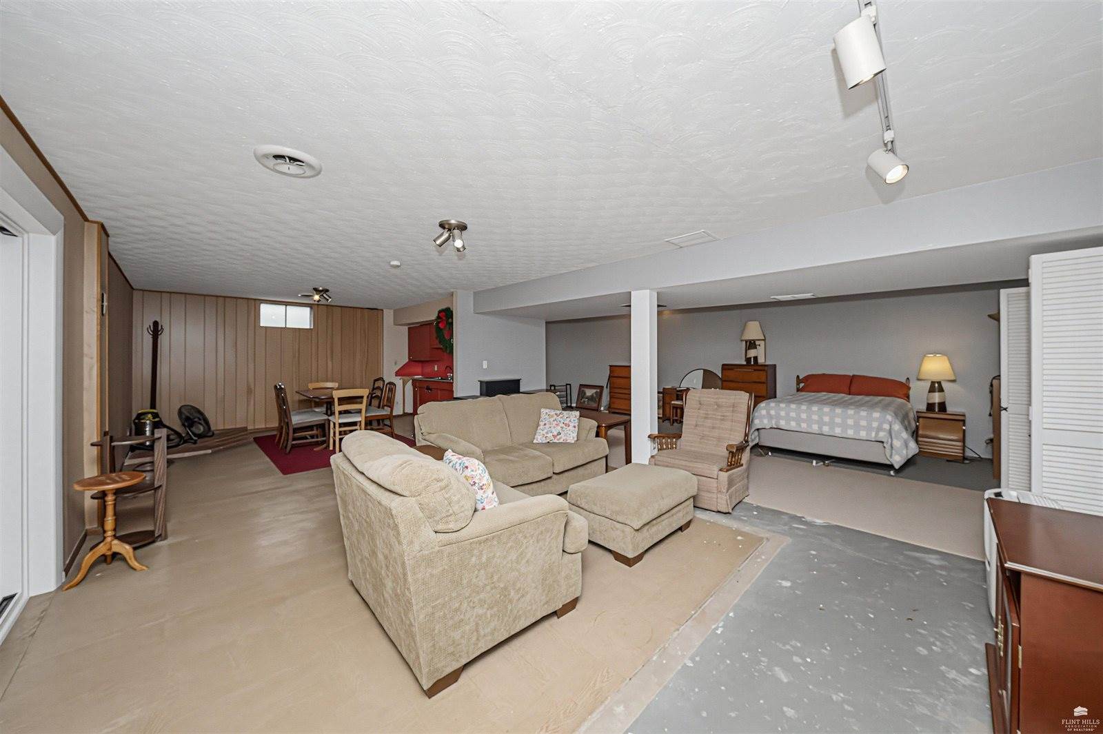 710 West Vine, Junction City, KS 66441