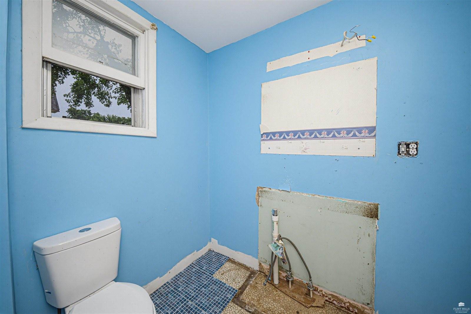 301 and 305 NW 6th Street, Abilene, KS 67410
