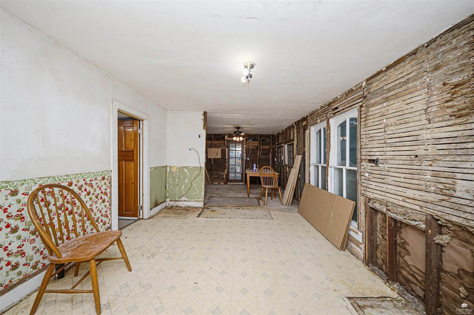 301 and 305 NW 6th Street, Abilene, KS 67410