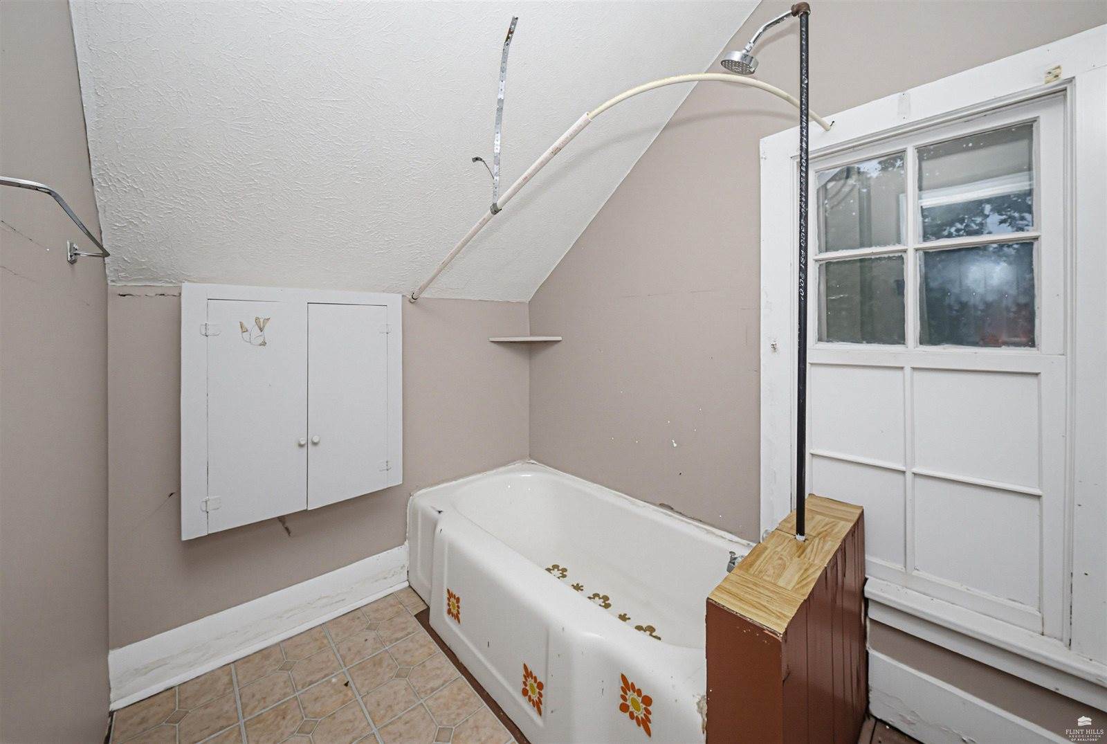 301 and 305 NW 6th Street, Abilene, KS 67410