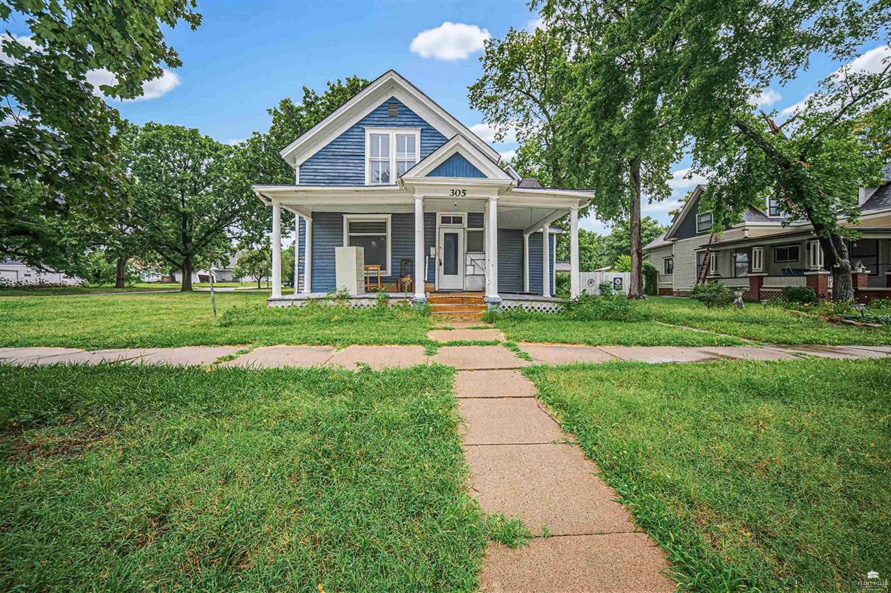 301 and 305 NW 6th Street, Abilene, KS 67410