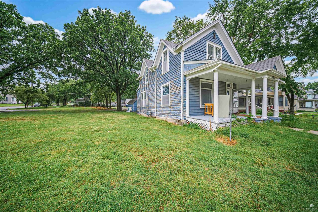 301 and 305 NW 6th Street, Abilene, KS 67410