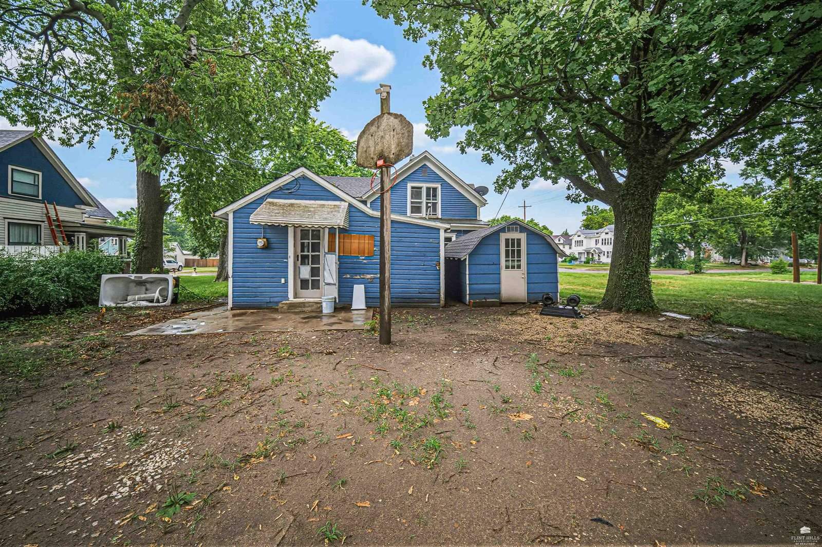 301 and 305 NW 6th Street, Abilene, KS 67410
