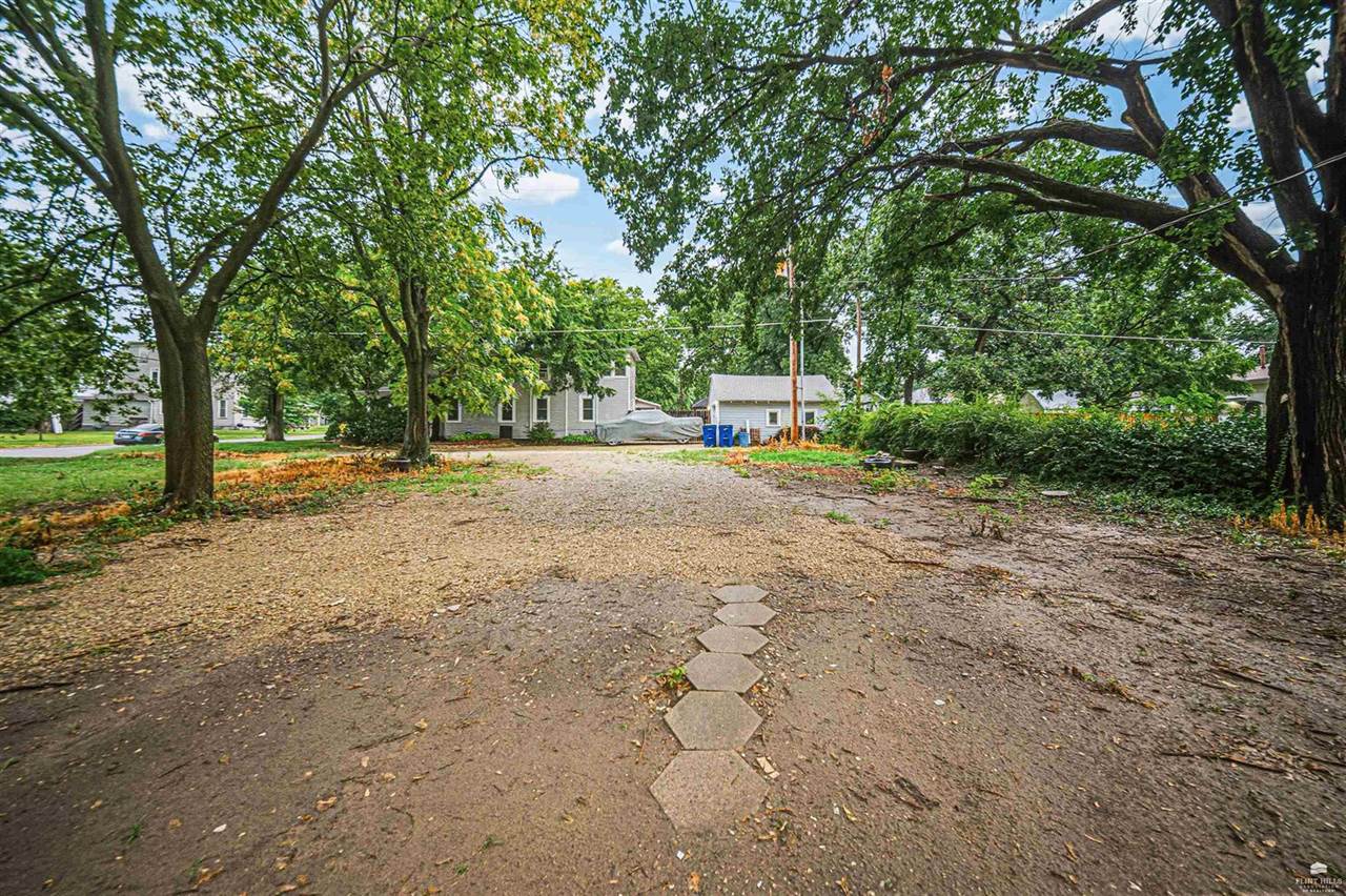 301 and 305 NW 6th Street, Abilene, KS 67410