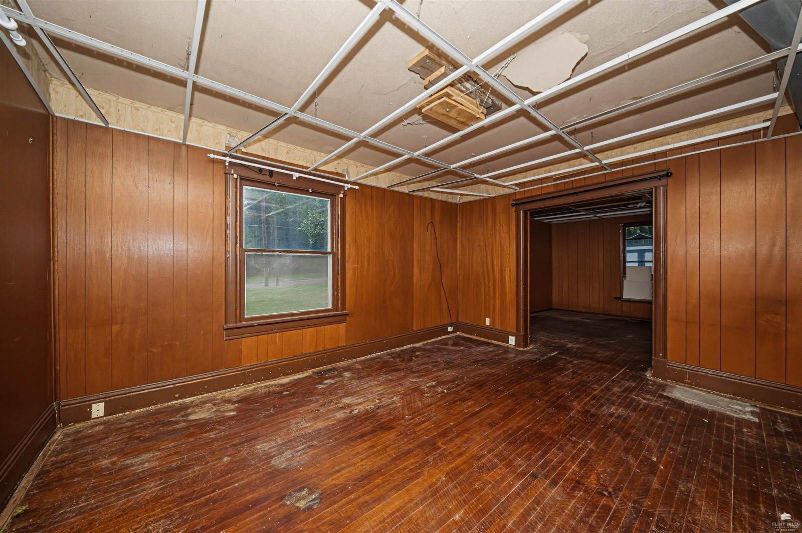 301 and 305 NW 6th Street, Abilene, KS 67410