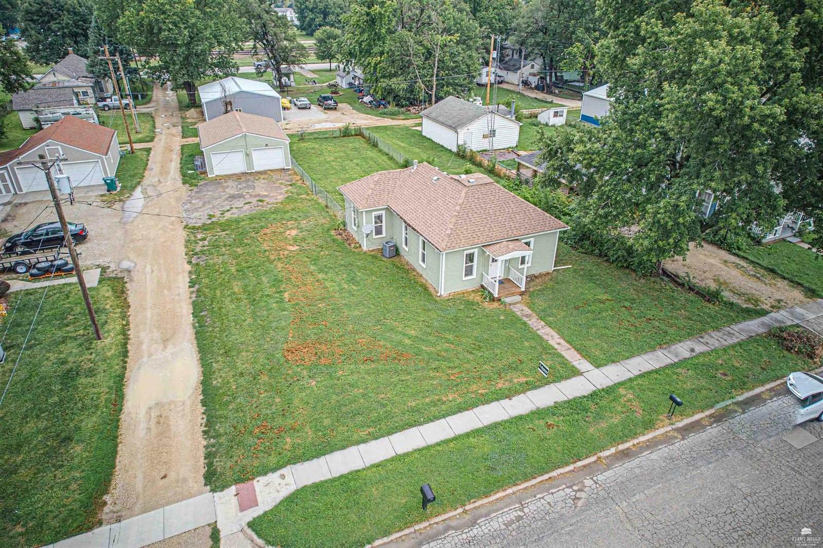 222 East 2nd Street, Chapman, KS 67431