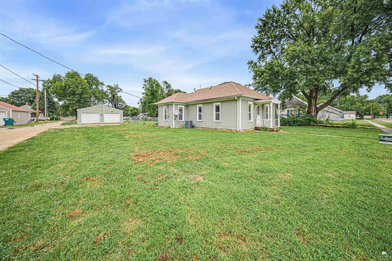 222 East 2nd Street, Chapman, KS 67431