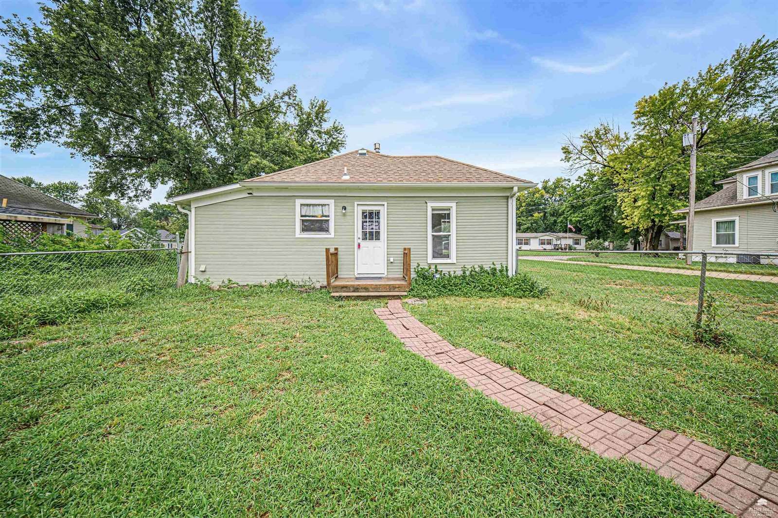 222 East 2nd Street, Chapman, KS 67431