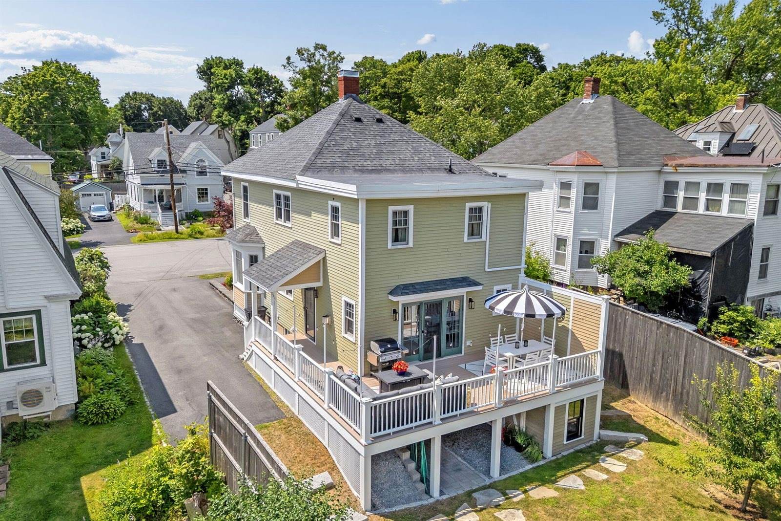 143 Maple Street, Bangor, ME 04401