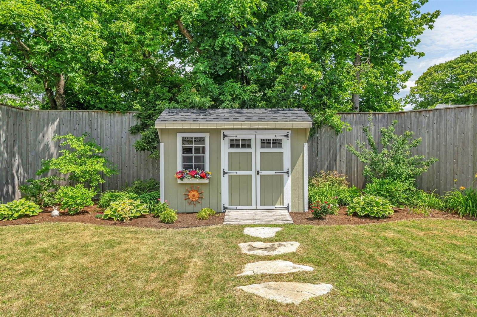 143 Maple Street, Bangor, ME 04401