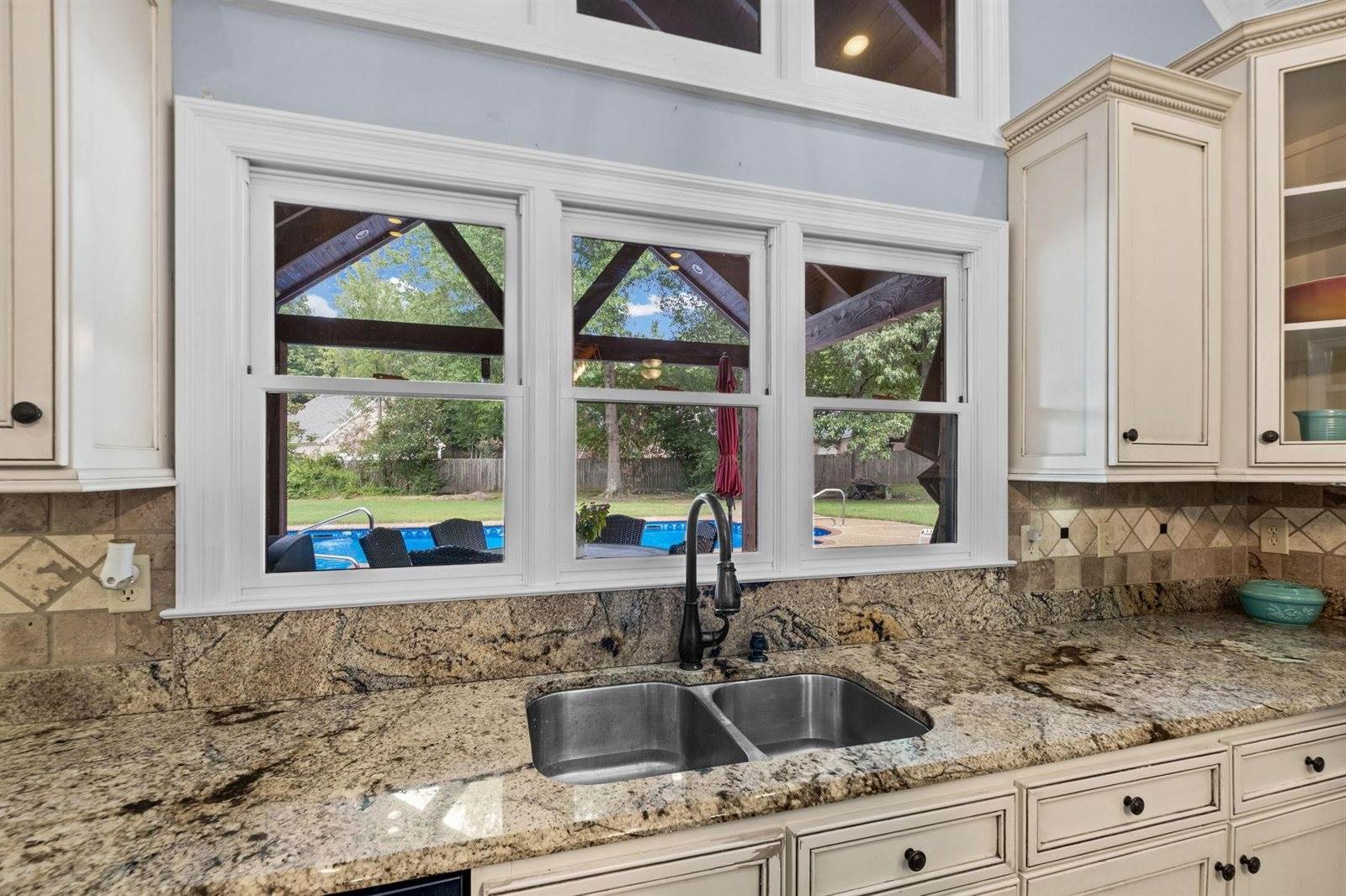 3974 Davies Manor Dr, Bartlett, TN 38133