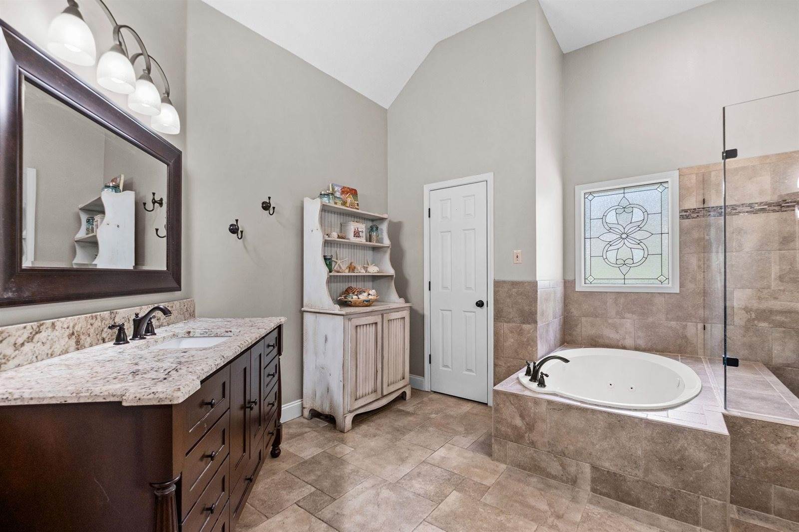 3974 Davies Manor Dr, Bartlett, TN 38133