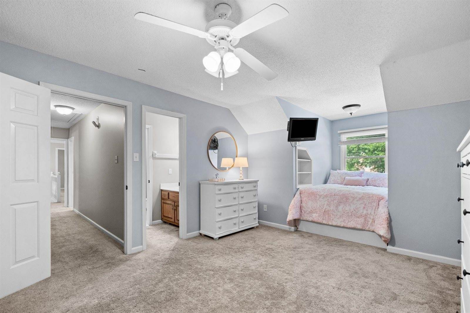 3974 Davies Manor Dr, Bartlett, TN 38133