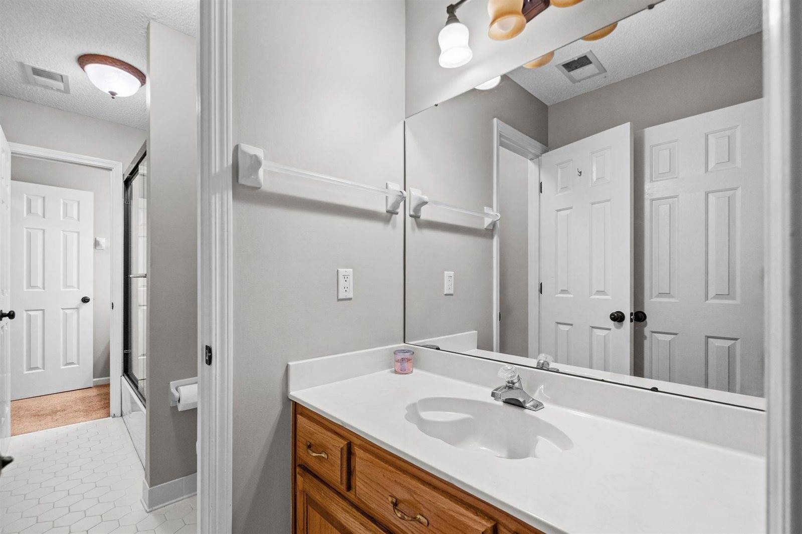 3974 Davies Manor Dr, Bartlett, TN 38133