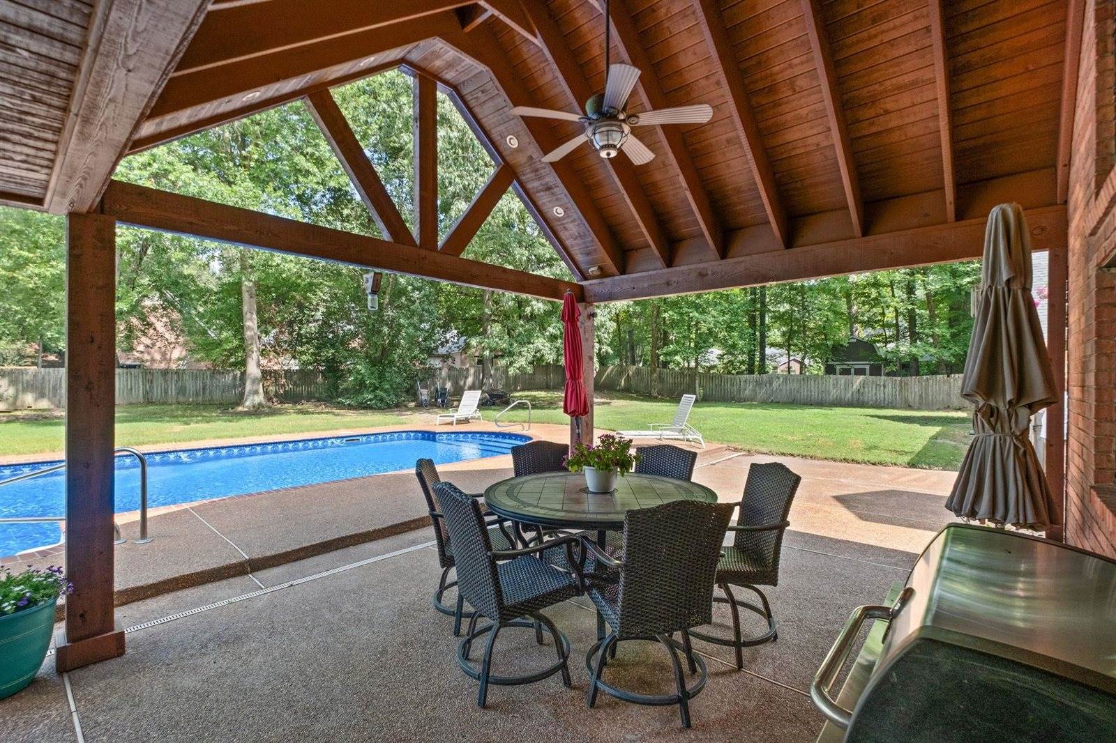 3974 Davies Manor Dr, Bartlett, TN 38133