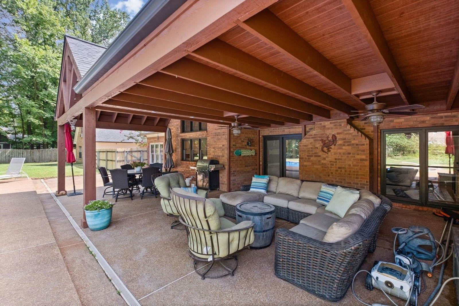3974 Davies Manor Dr, Bartlett, TN 38133