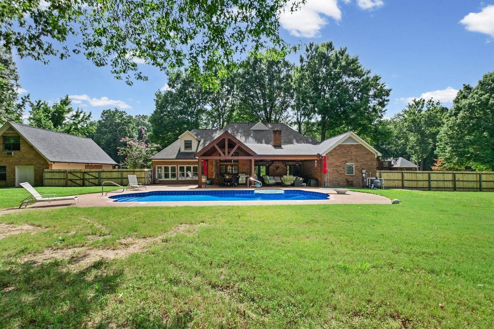 3974 Davies Manor Dr, Bartlett, TN 38133