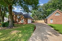 3974 Davies Manor Dr, Bartlett, TN 38133