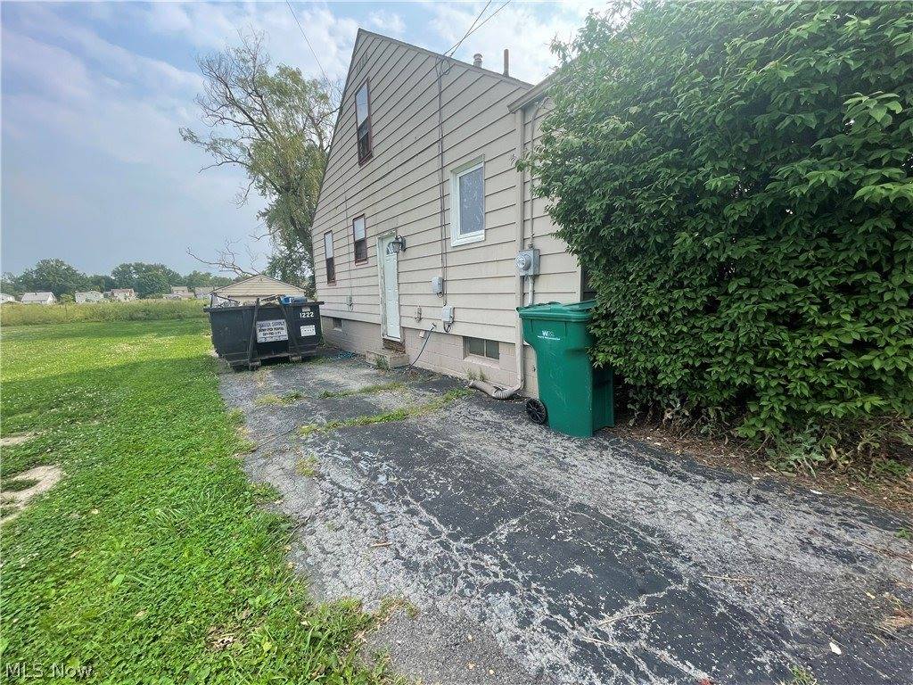 72 Meadowbrook Avenue, Boardman, OH 44512