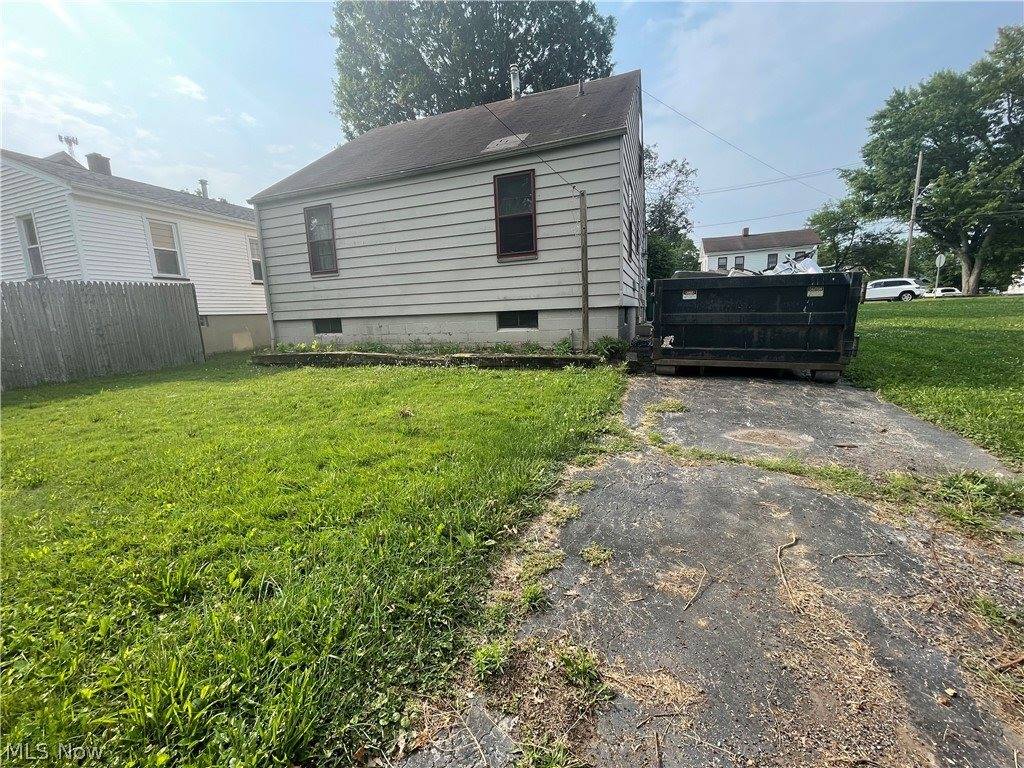 72 Meadowbrook Avenue, Boardman, OH 44512