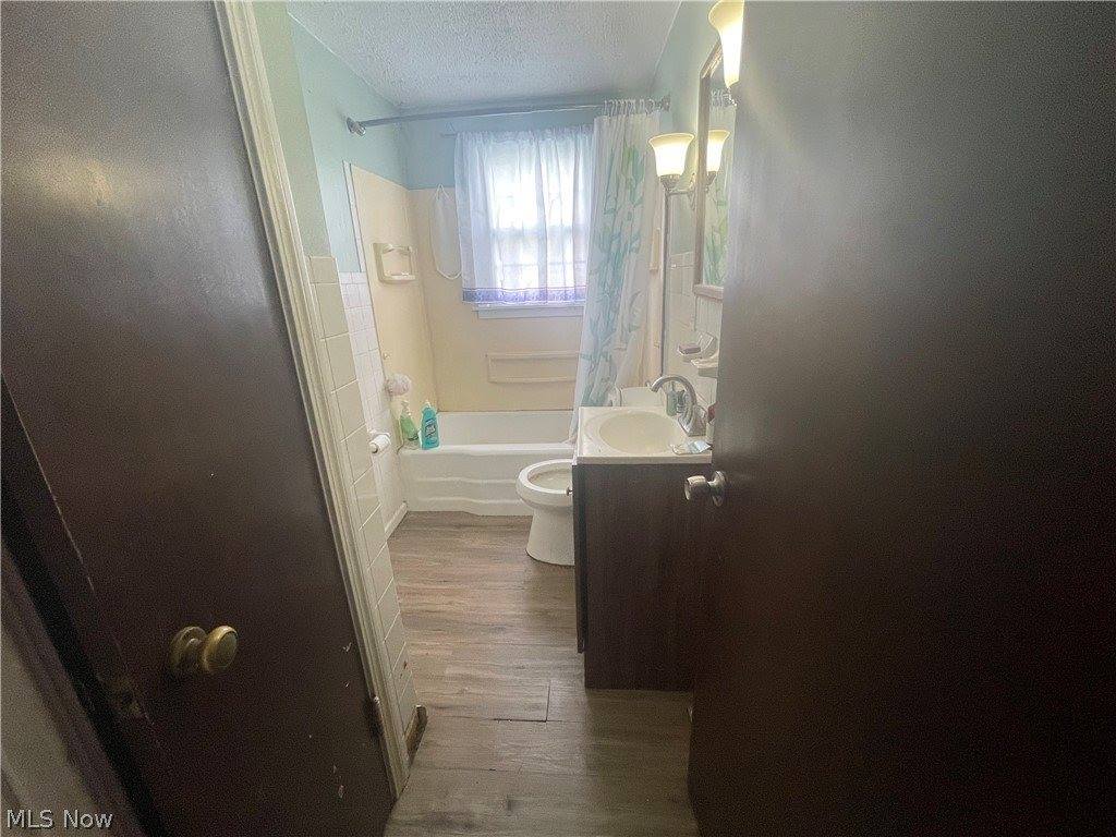 72 Meadowbrook Avenue, Boardman, OH 44512