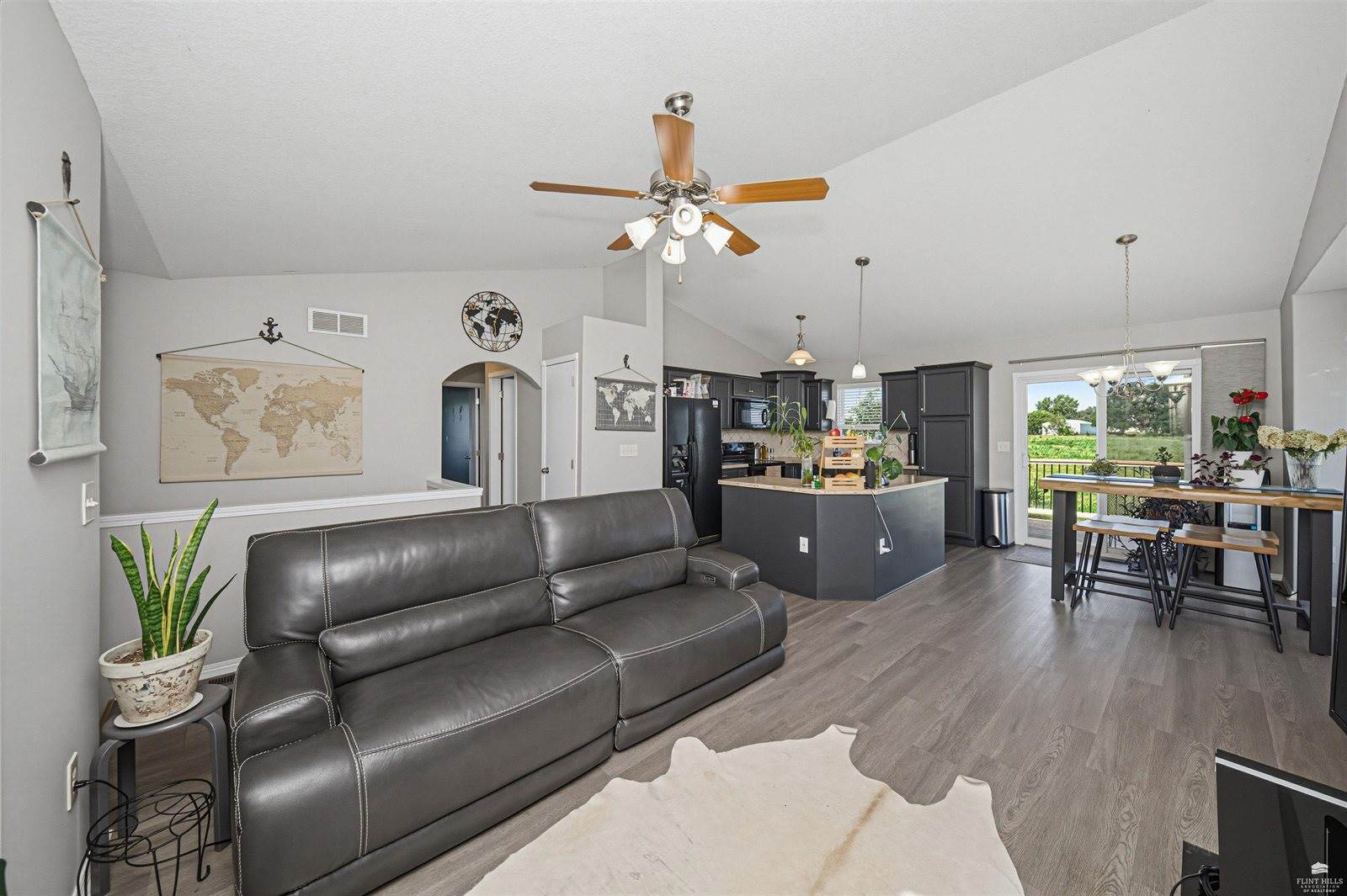 907 Maple Street, Wakefield, KS 67487