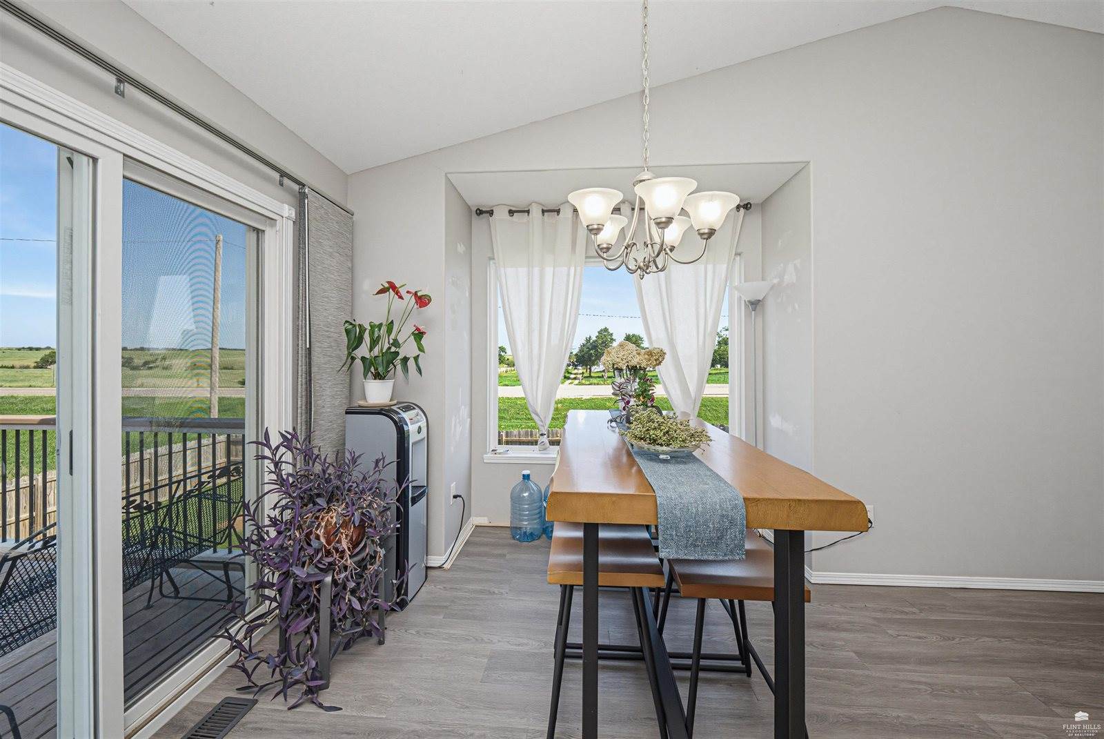 907 Maple Street, Wakefield, KS 67487
