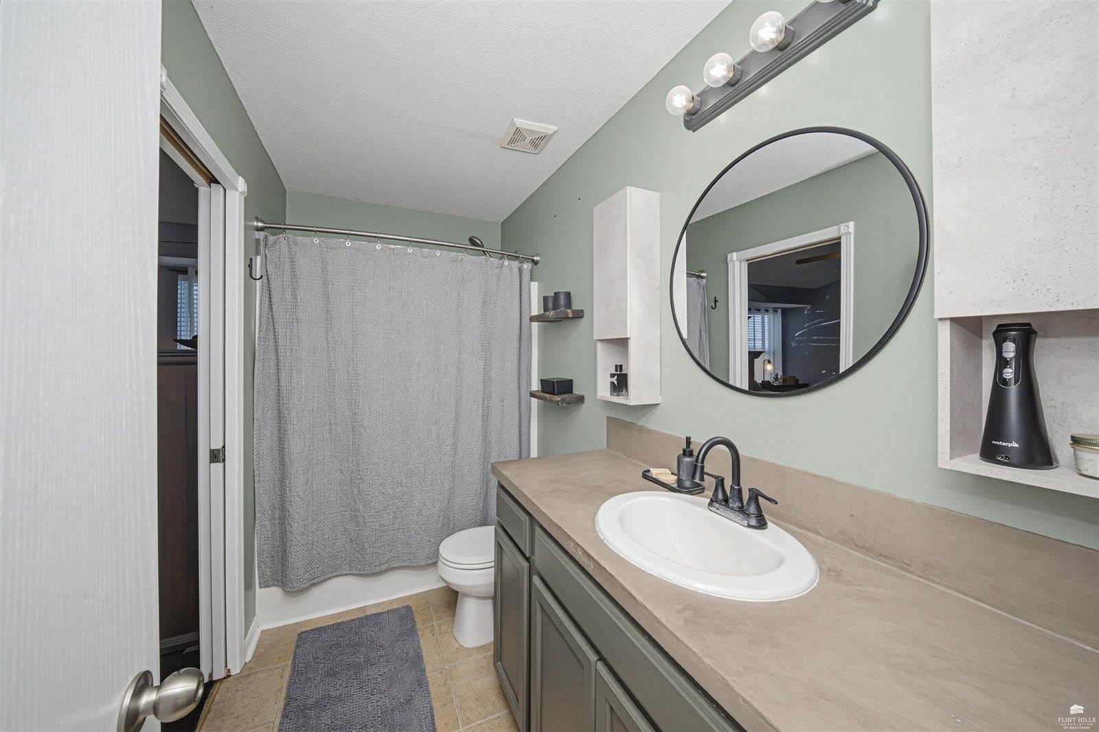 907 Maple Street, Wakefield, KS 67487