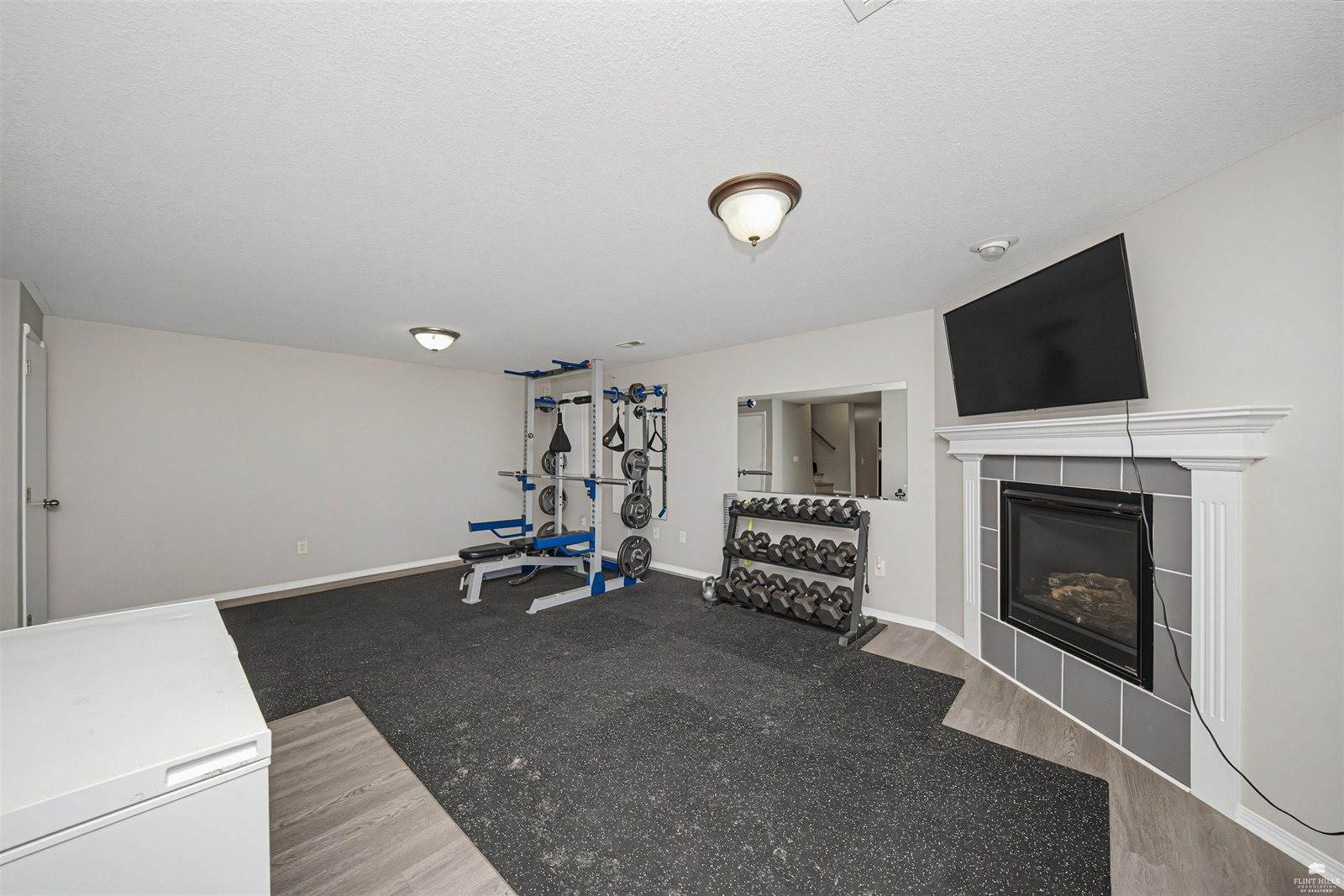 907 Maple Street, Wakefield, KS 67487