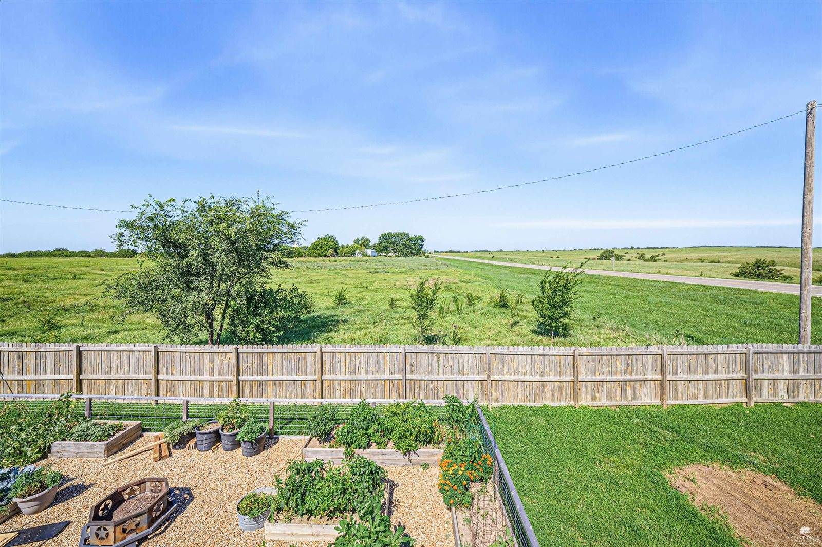 907 Maple Street, Wakefield, KS 67487