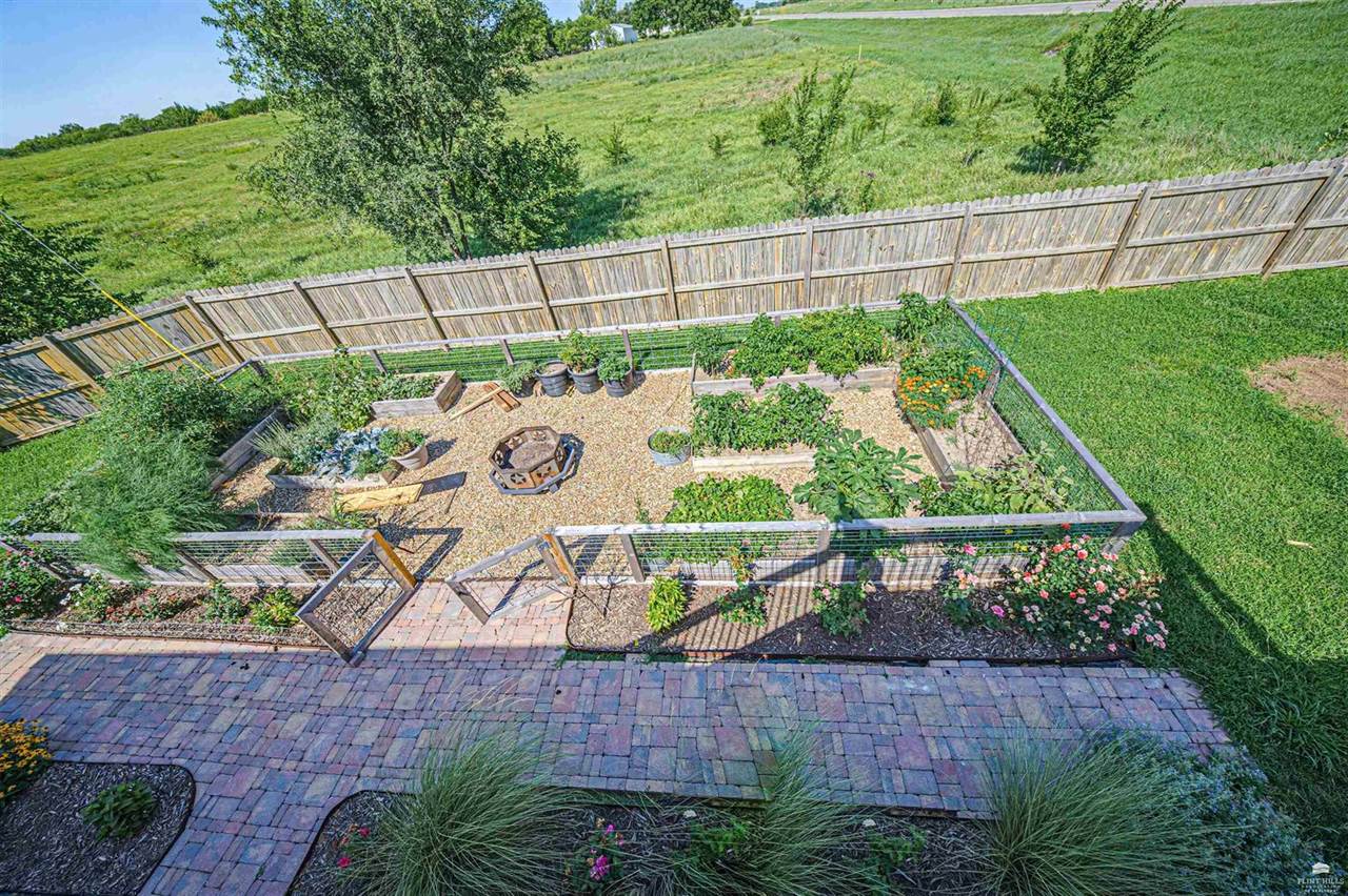 907 Maple Street, Wakefield, KS 67487
