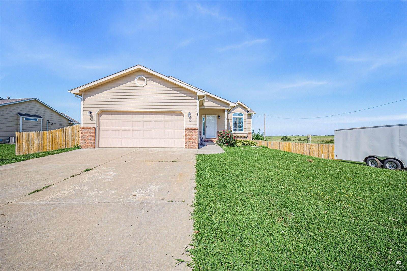 907 Maple Street, Wakefield, KS 67487