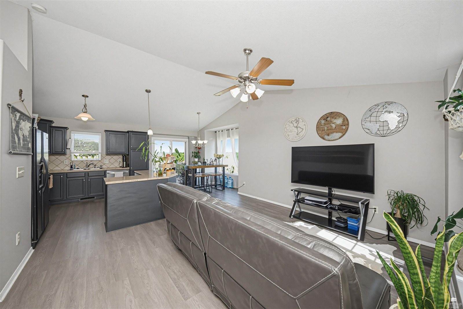 907 Maple Street, Wakefield, KS 67487