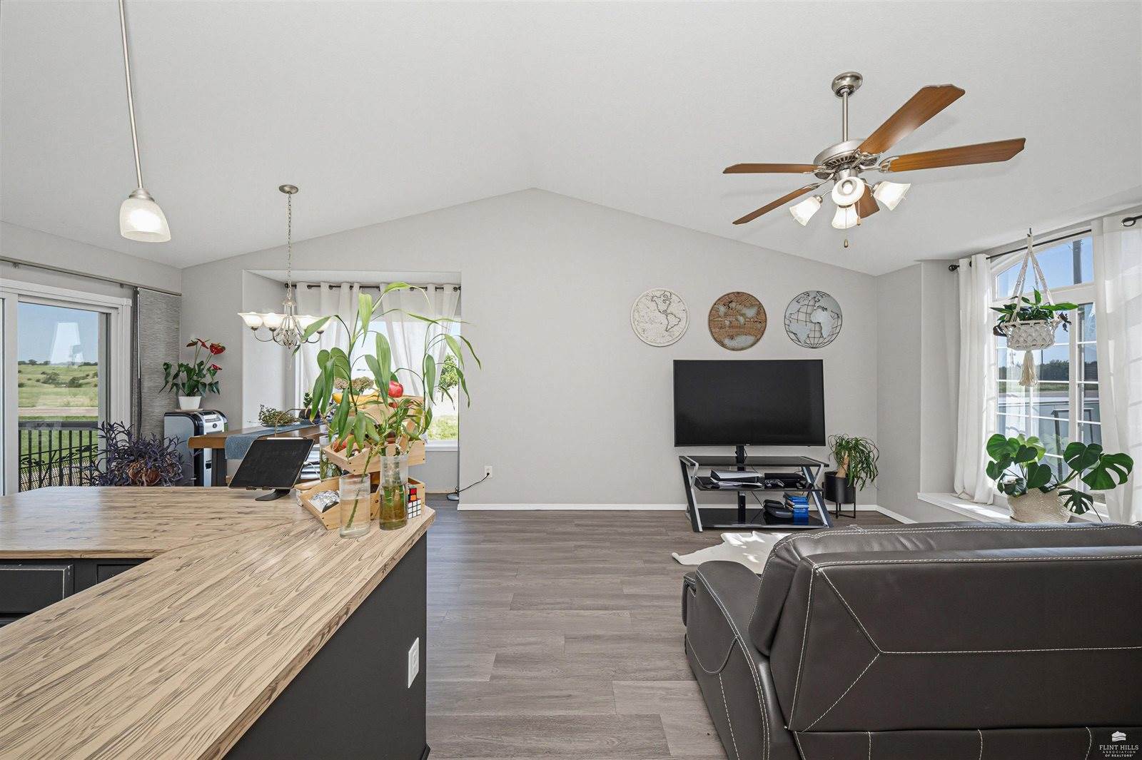 907 Maple Street, Wakefield, KS 67487