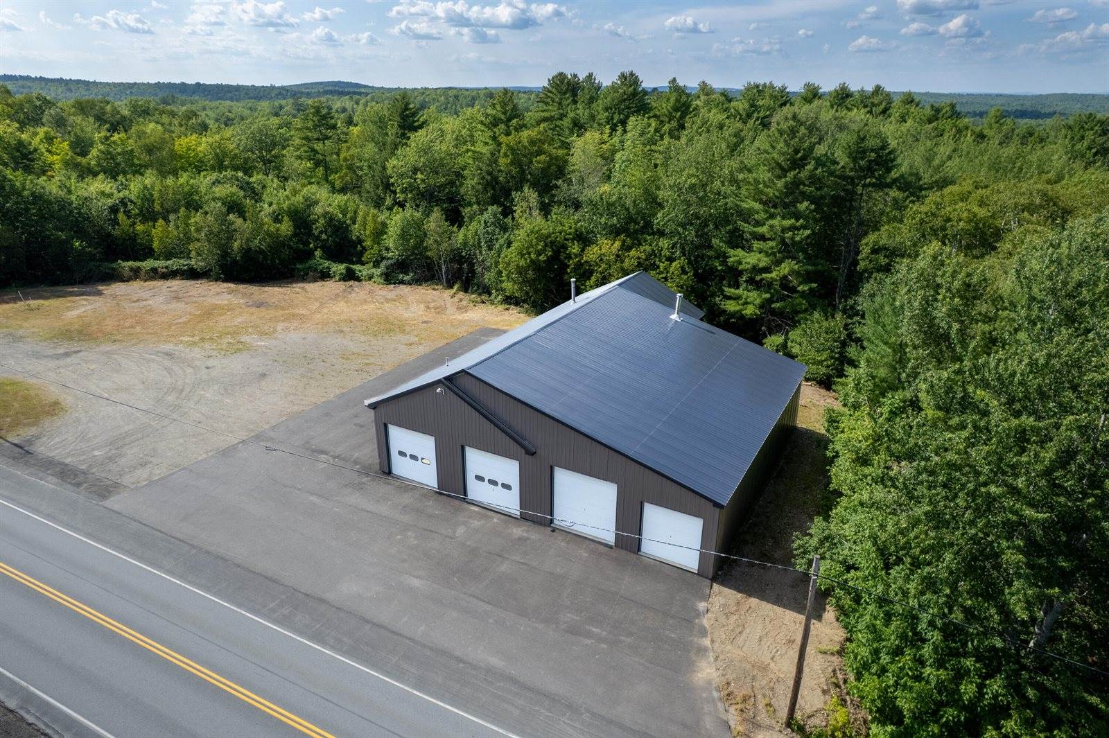 2660 Western Avenue, Newburgh, ME 04444