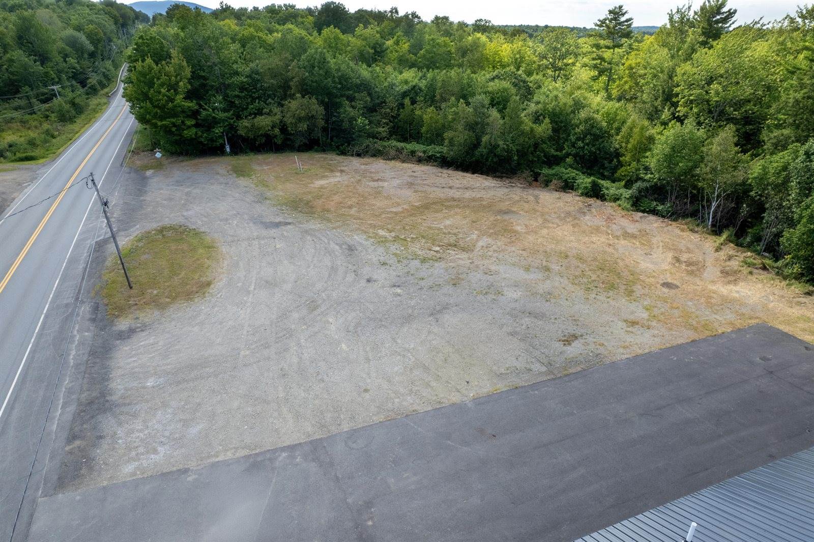 2660 Western Avenue, Newburgh, ME 04444