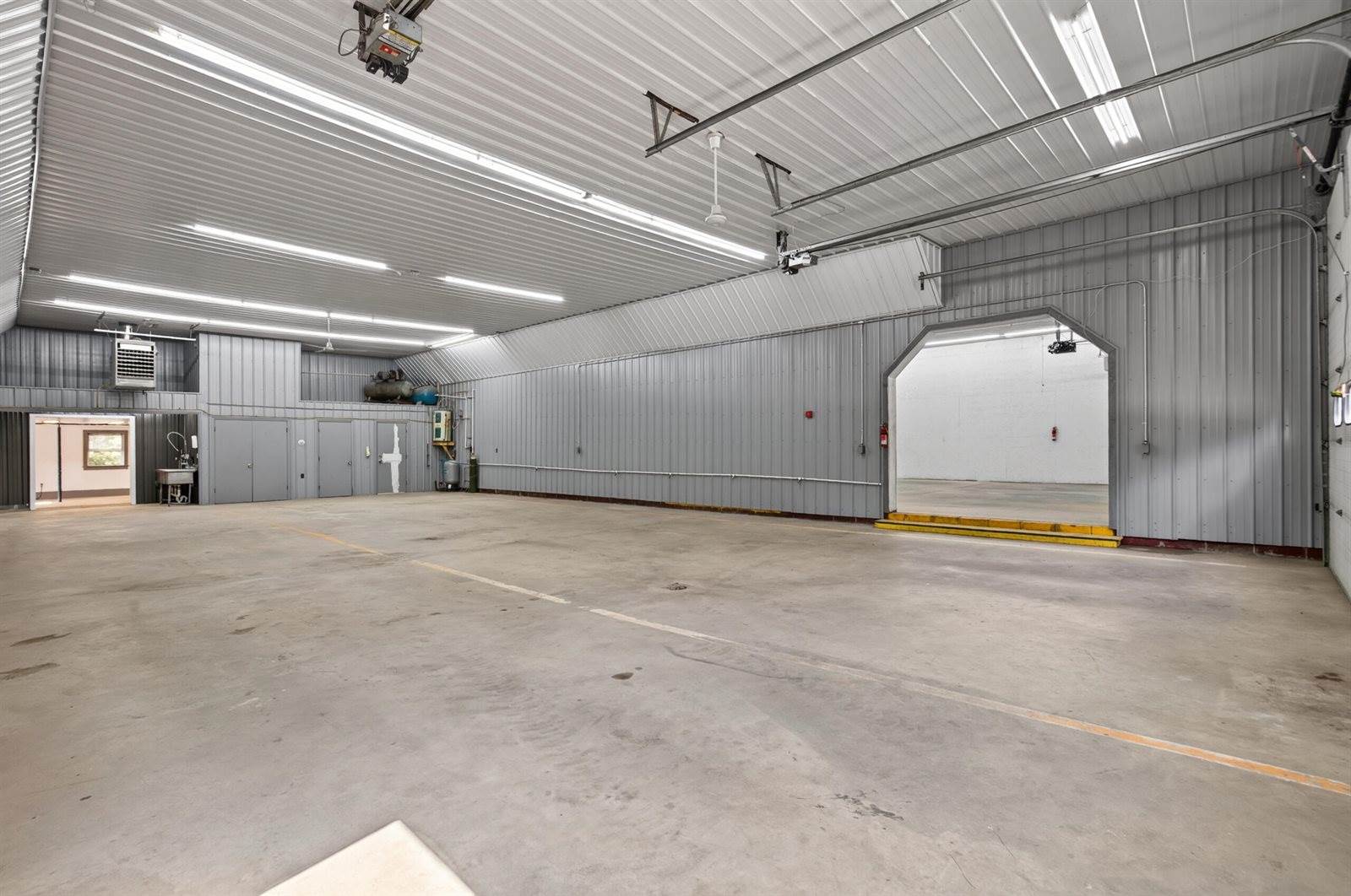 2660 Western Avenue, Newburgh, ME 04444