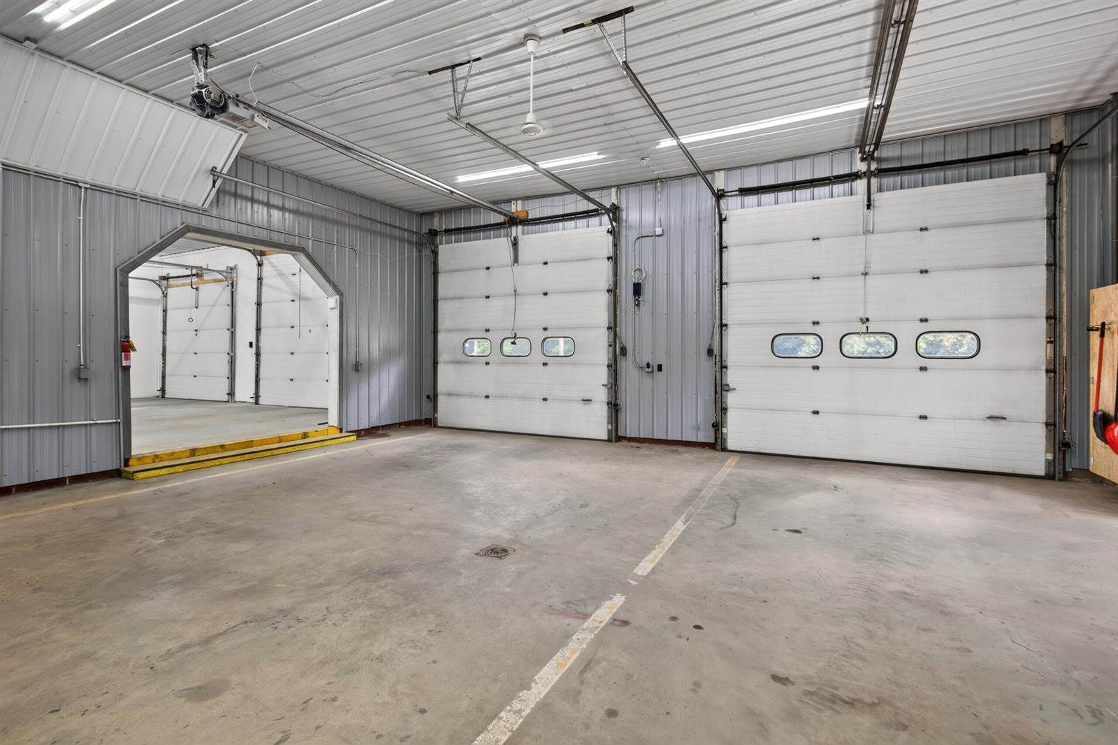 2660 Western Avenue, Newburgh, ME 04444