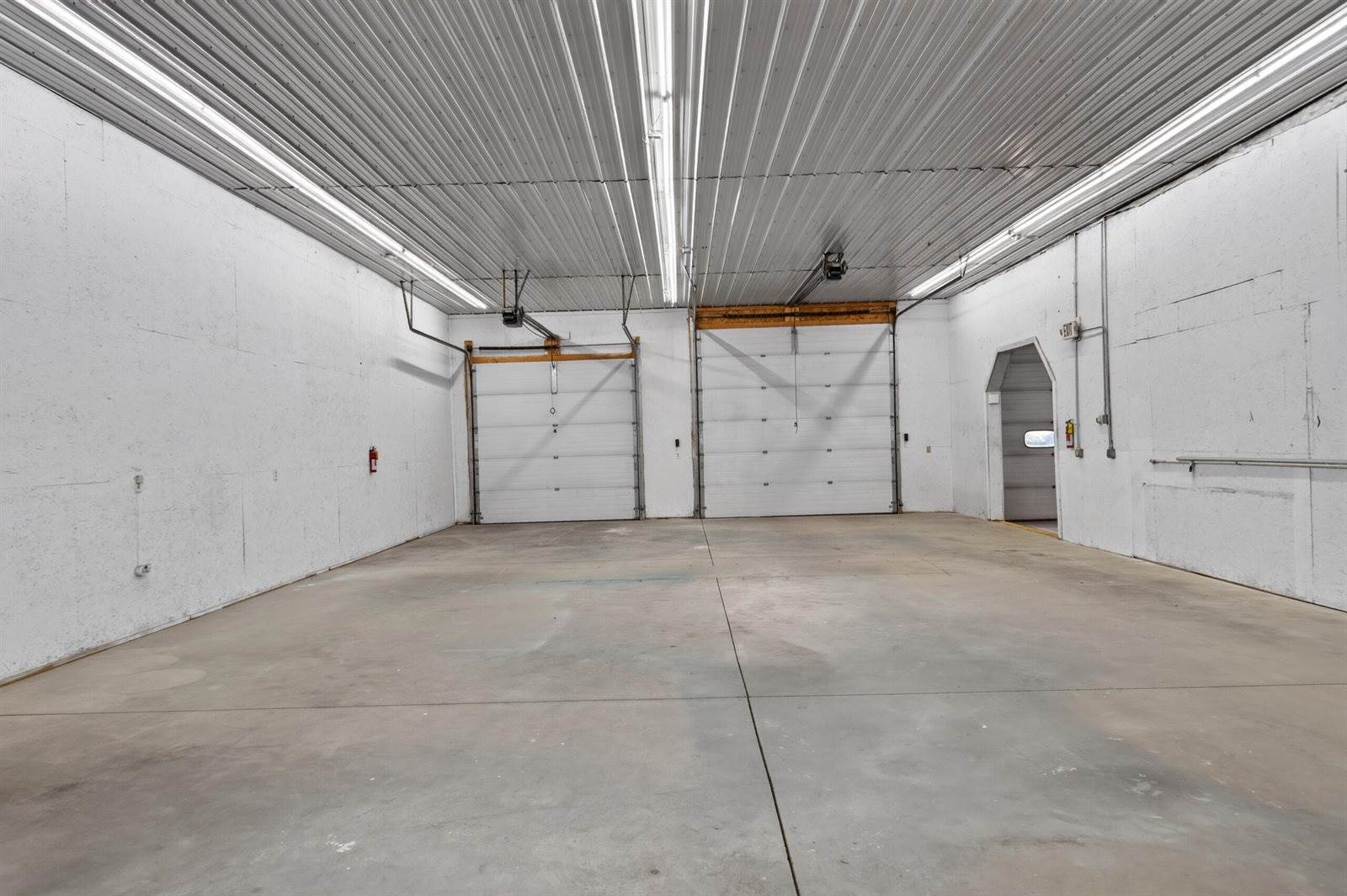 2660 Western Avenue, Newburgh, ME 04444