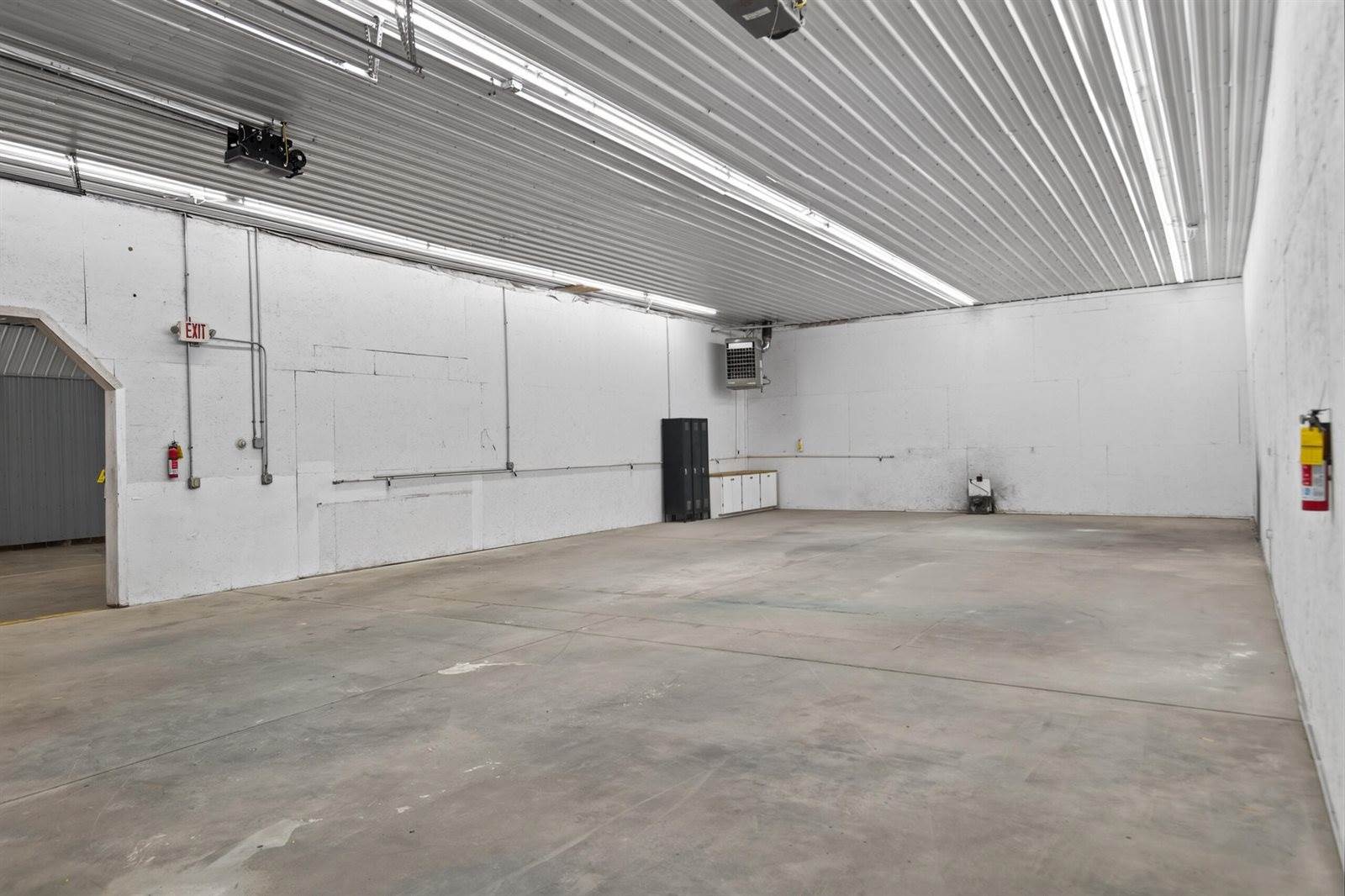2660 Western Avenue, Newburgh, ME 04444