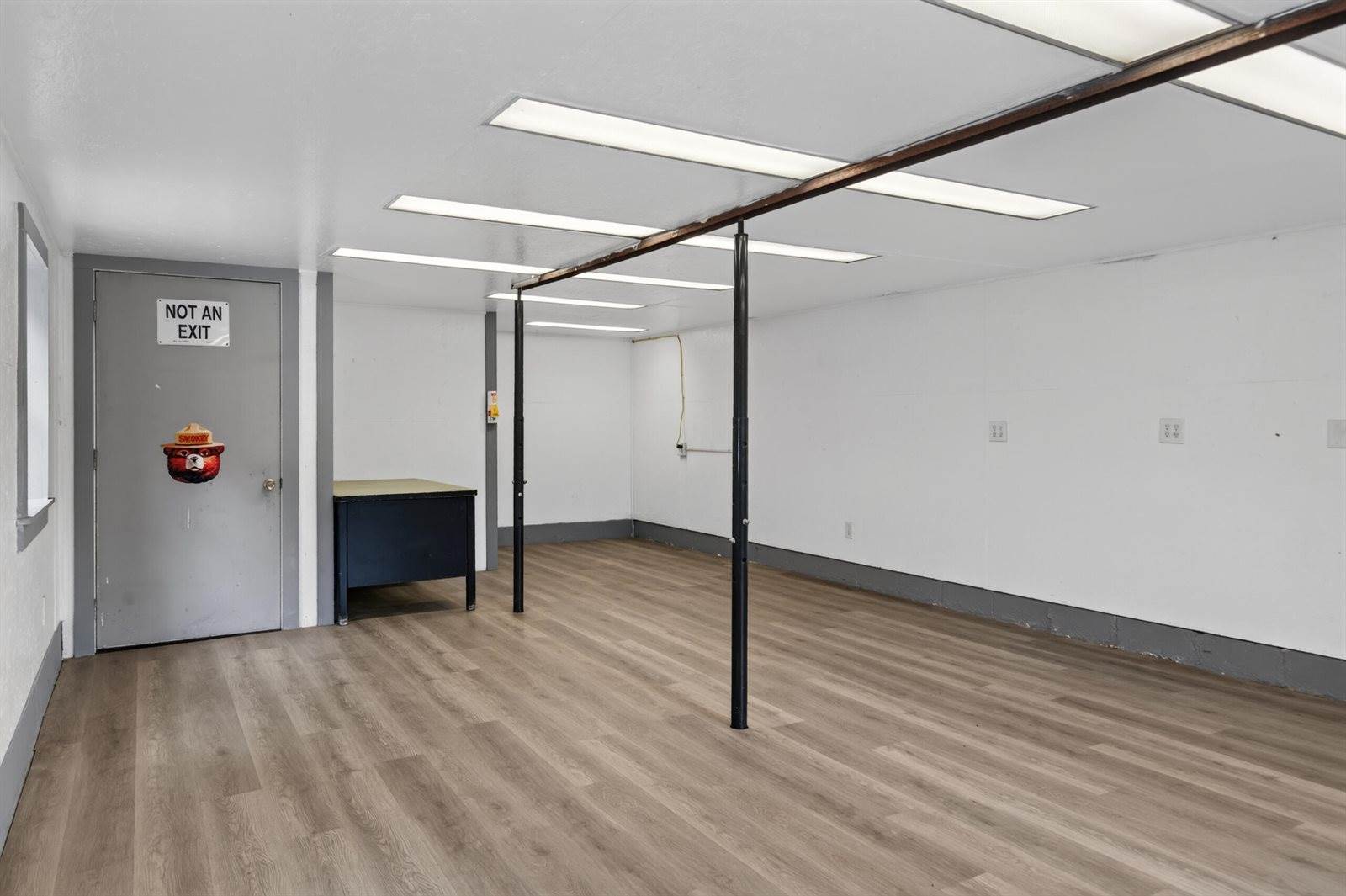 2660 Western Avenue, Newburgh, ME 04444