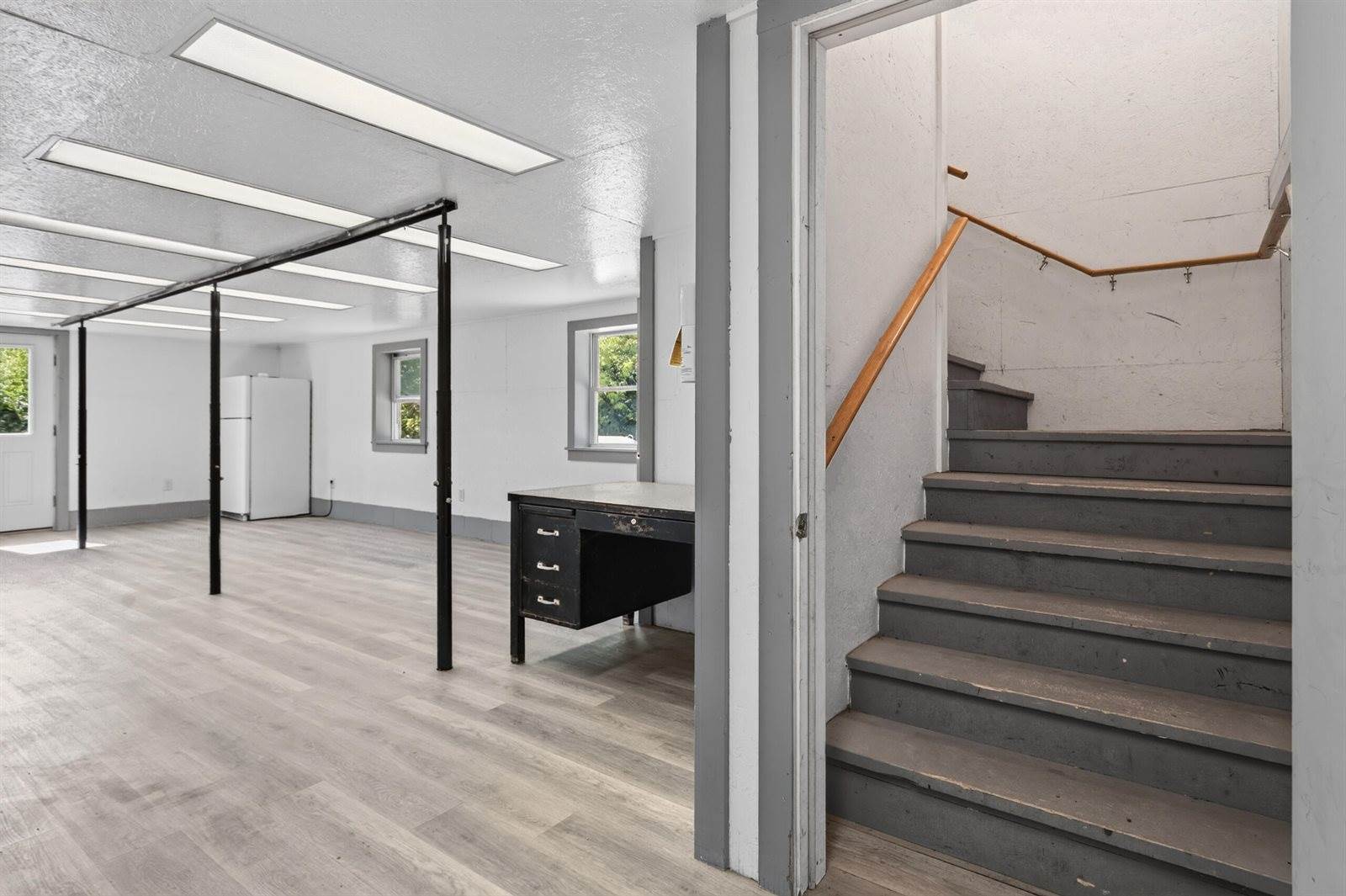 2660 Western Avenue, Newburgh, ME 04444