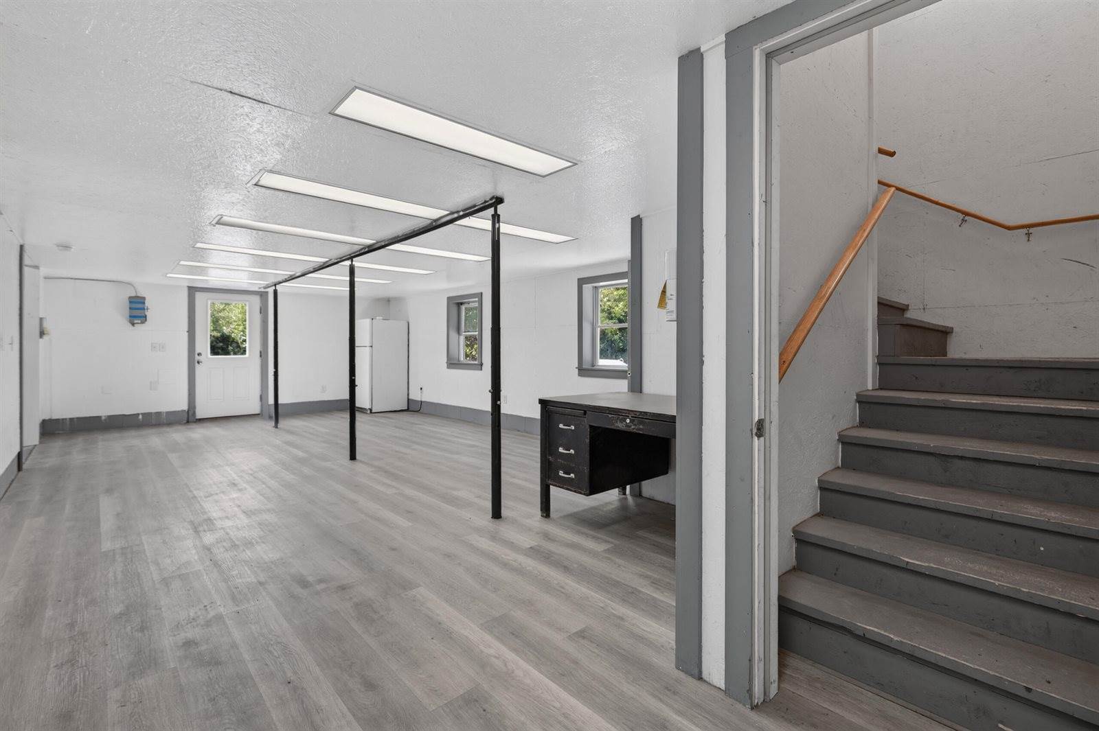 2660 Western Avenue, Newburgh, ME 04444