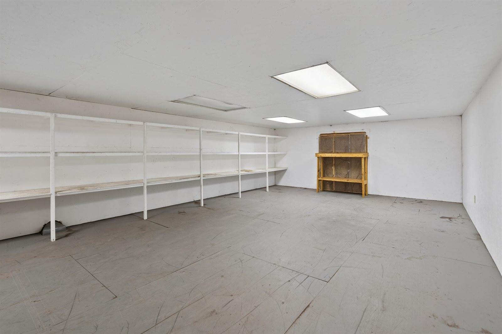 2660 Western Avenue, Newburgh, ME 04444