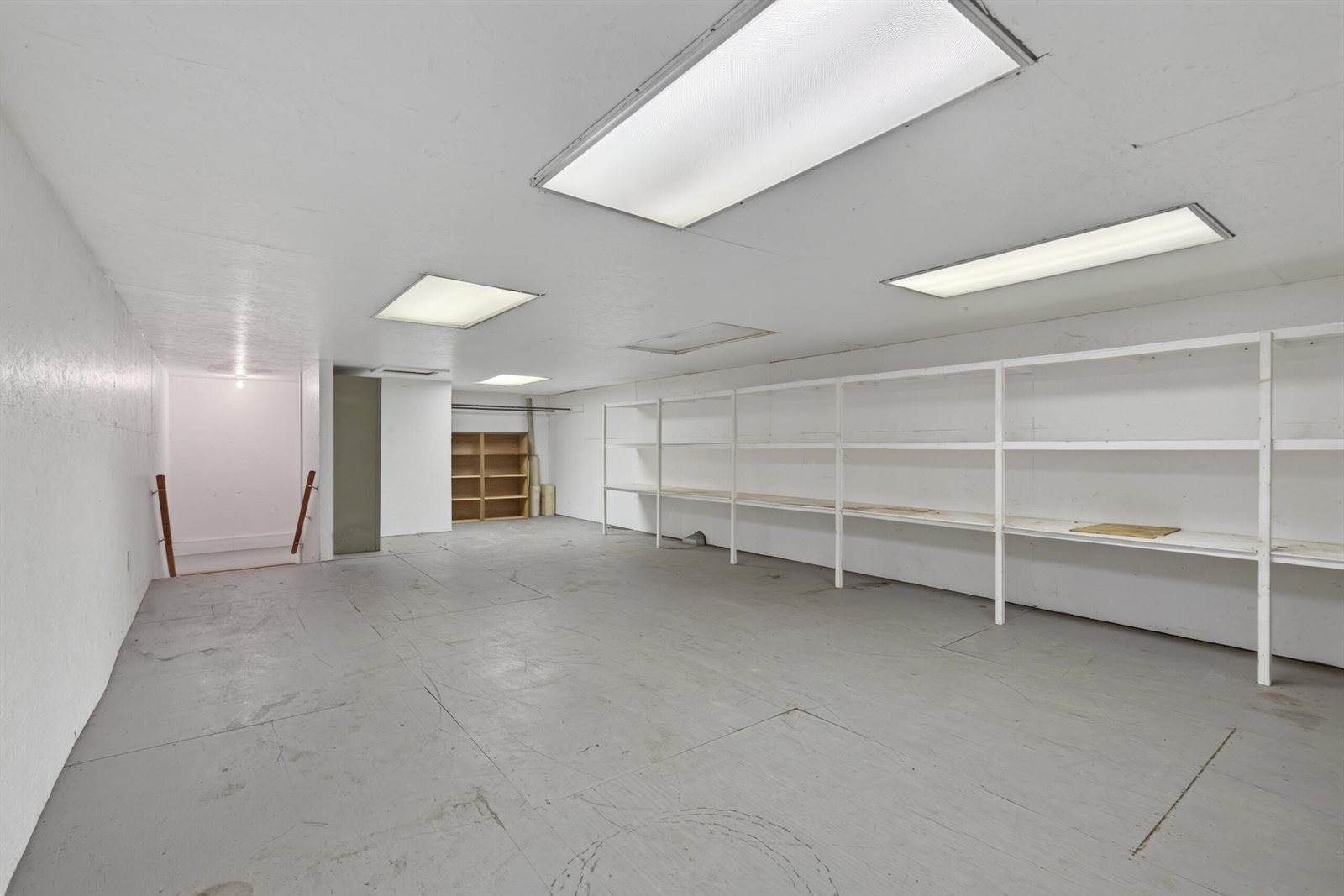 2660 Western Avenue, Newburgh, ME 04444